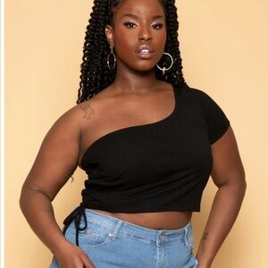 NEW CURVY SENSE Plus Asymmetric Crop Top in Black